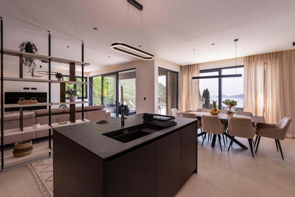 Open kitchen and dining with sea view